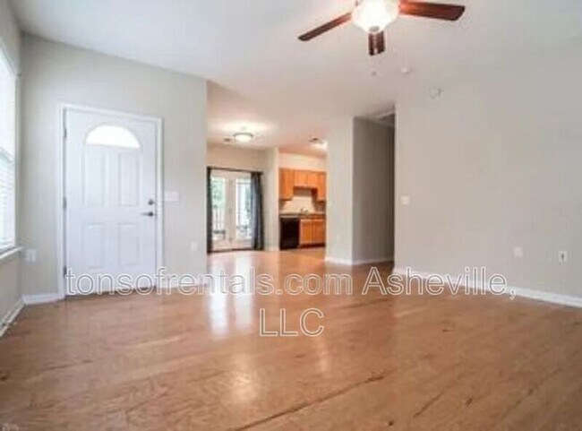Foto del edificio - 277 Old Farm School Rd