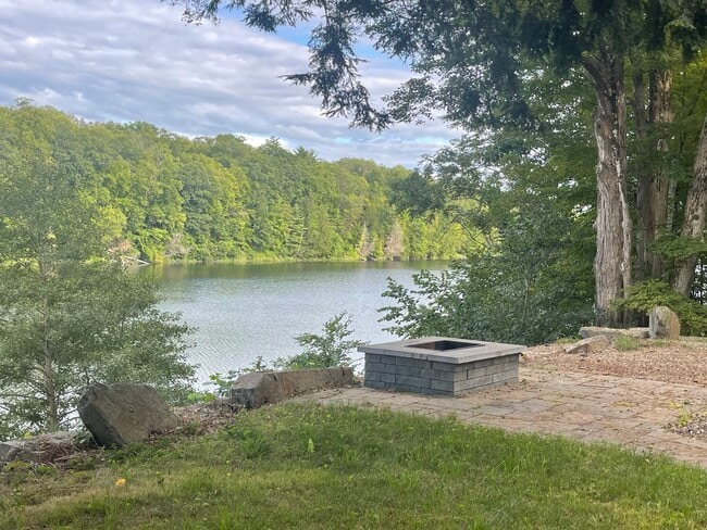Foto del edificio - 2225 Connecticut River Rd