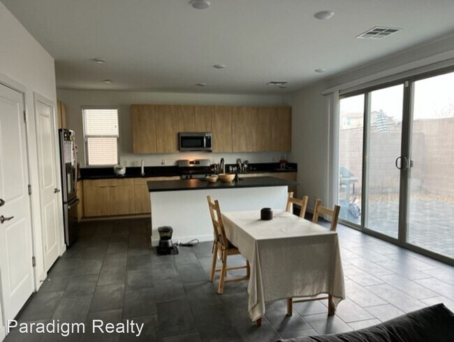 Building Photo - 3 br, 2.5 bath House - 542 Everett Ridge.,