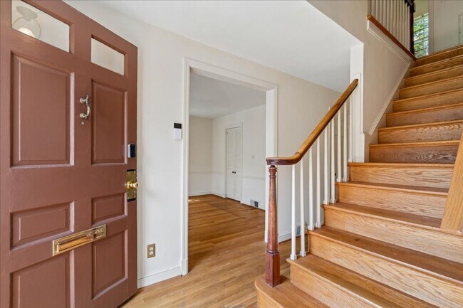 Foto del edificio - 9422 Locust Hill Rd