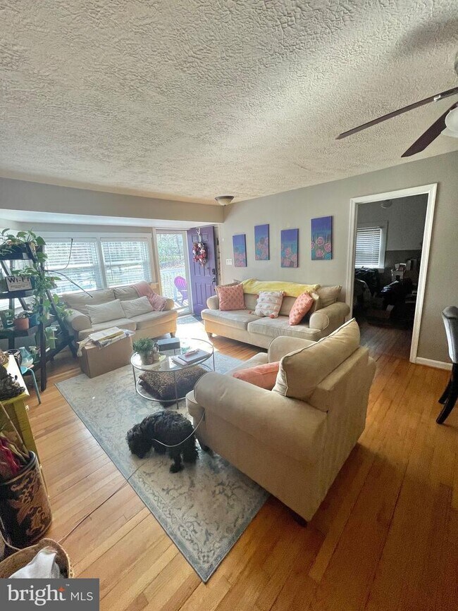 Foto del edificio - 140 Woodland Dr