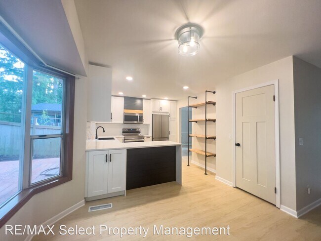 Foto del edificio - 3 br, 3 bath House - 25606 Lake Wilderness...