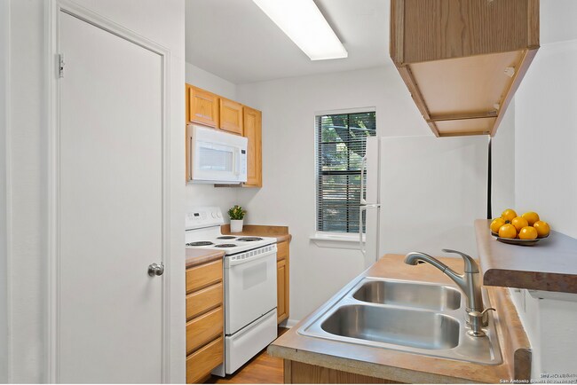 Building Photo - 1 Bedroom, 1 Bath located in Woodside Subd...