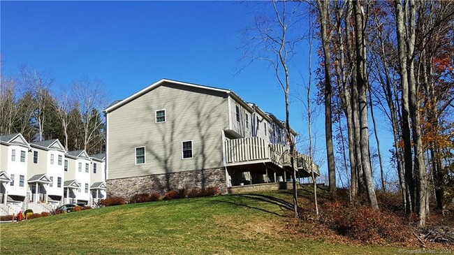 Building Photo - 10 Ardi Ct