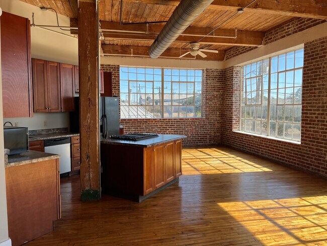 Foto del edificio - 736 Dickies Lofts