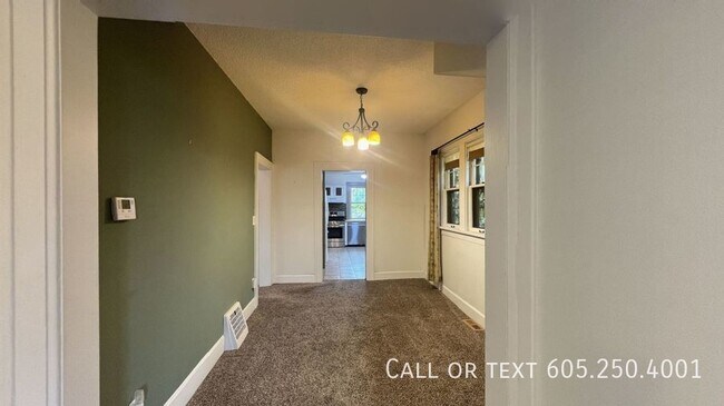 Building Photo - Elegant 3-Bedroom 1-Bath Single Family Home