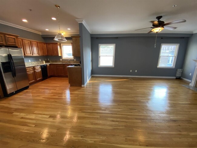 Building Photo - 6120 Fillmore Pl