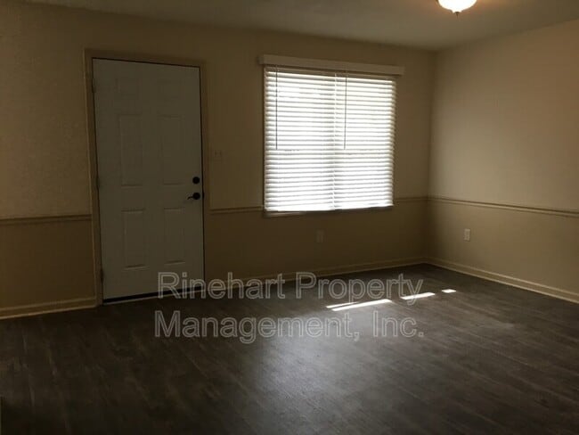 Building Photo - 840 Iredell St