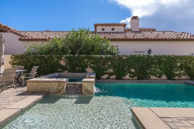 Building Photo - 50910 Mandarina