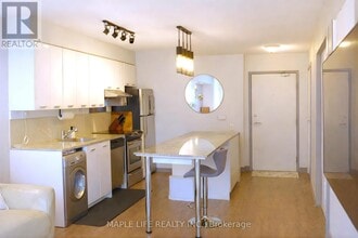 Building Photo - 19 Singer Ct