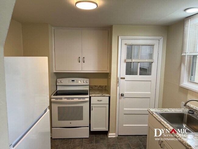 Foto del edificio - 2425 S Norton Ave