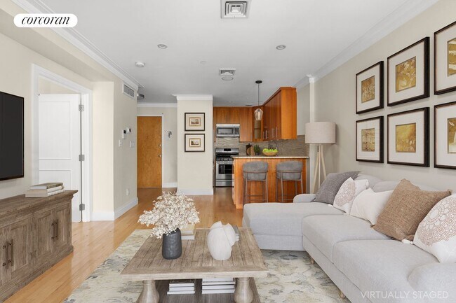 Building Photo - 158 India St