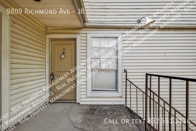 Foto del edificio - 9809 Richmond Ave.