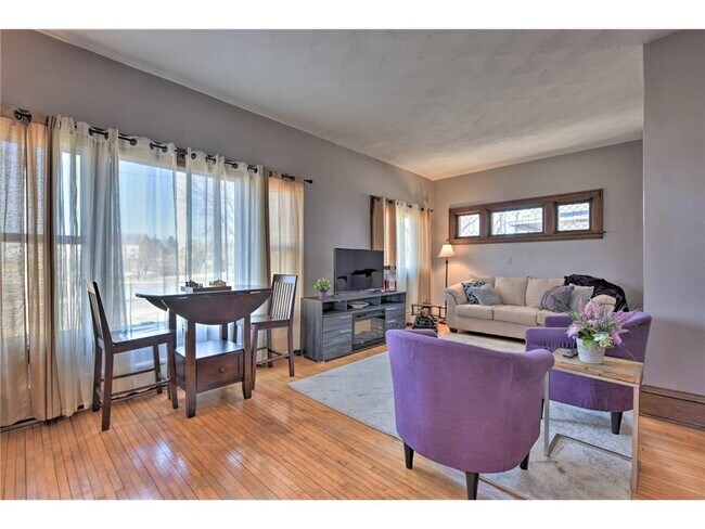 Foto del edificio - 108 2nd St S