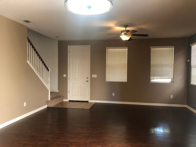 Building Photo - 2831 Stonegate Dr