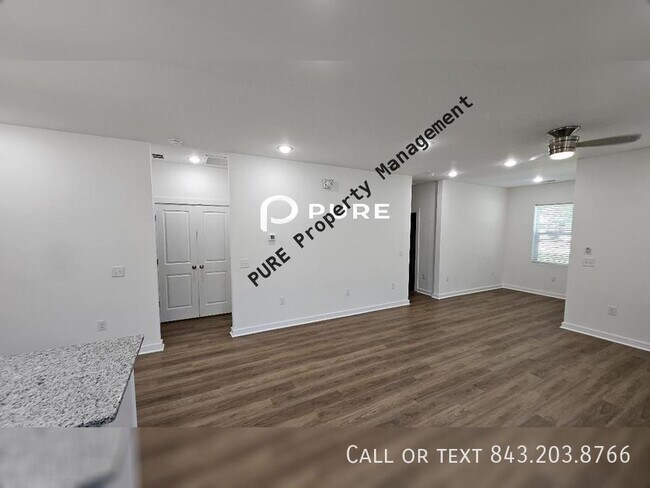 Building Photo - 2635 S Allen Dr