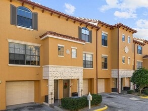 Building Photo - 6131 Metrowest Blvd