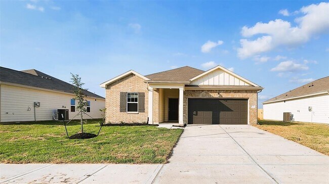 Building Photo - 6335 Highland Trl Dr