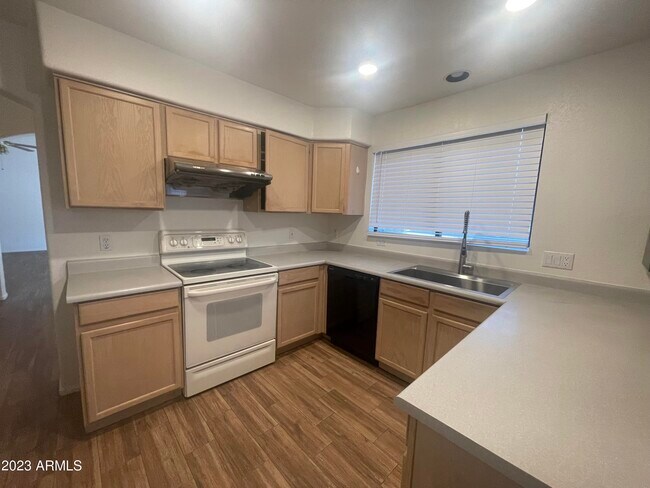 Building Photo - 3827 W Runion Dr