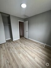 Building Photo - 1241 Huntington Cir