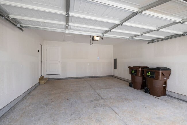 Building Photo - New build 3 bedroom duplex-Westbury Gardens!