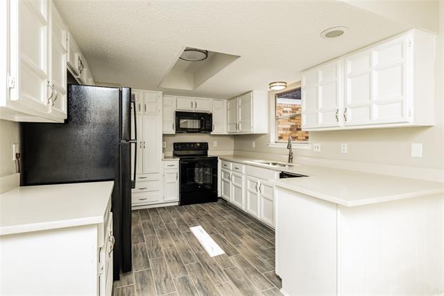 Building Photo - 2307 Sheraton Dr