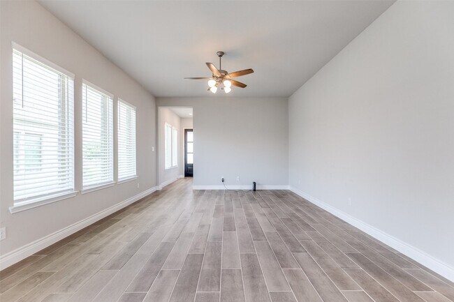 Building Photo - 9504 Longhorn Ln