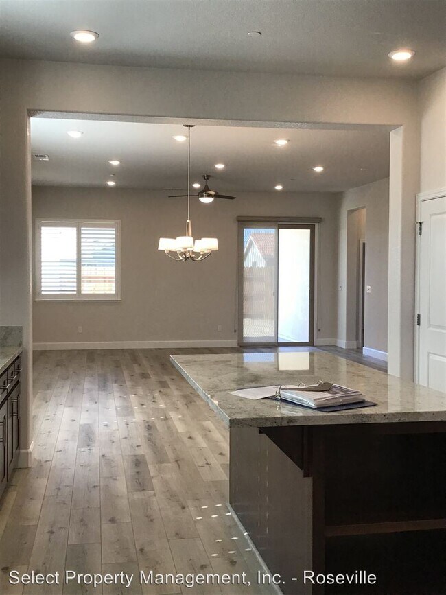 Foto del edificio - 3 br, 2 bath House - 2952 Shady Acres Loop