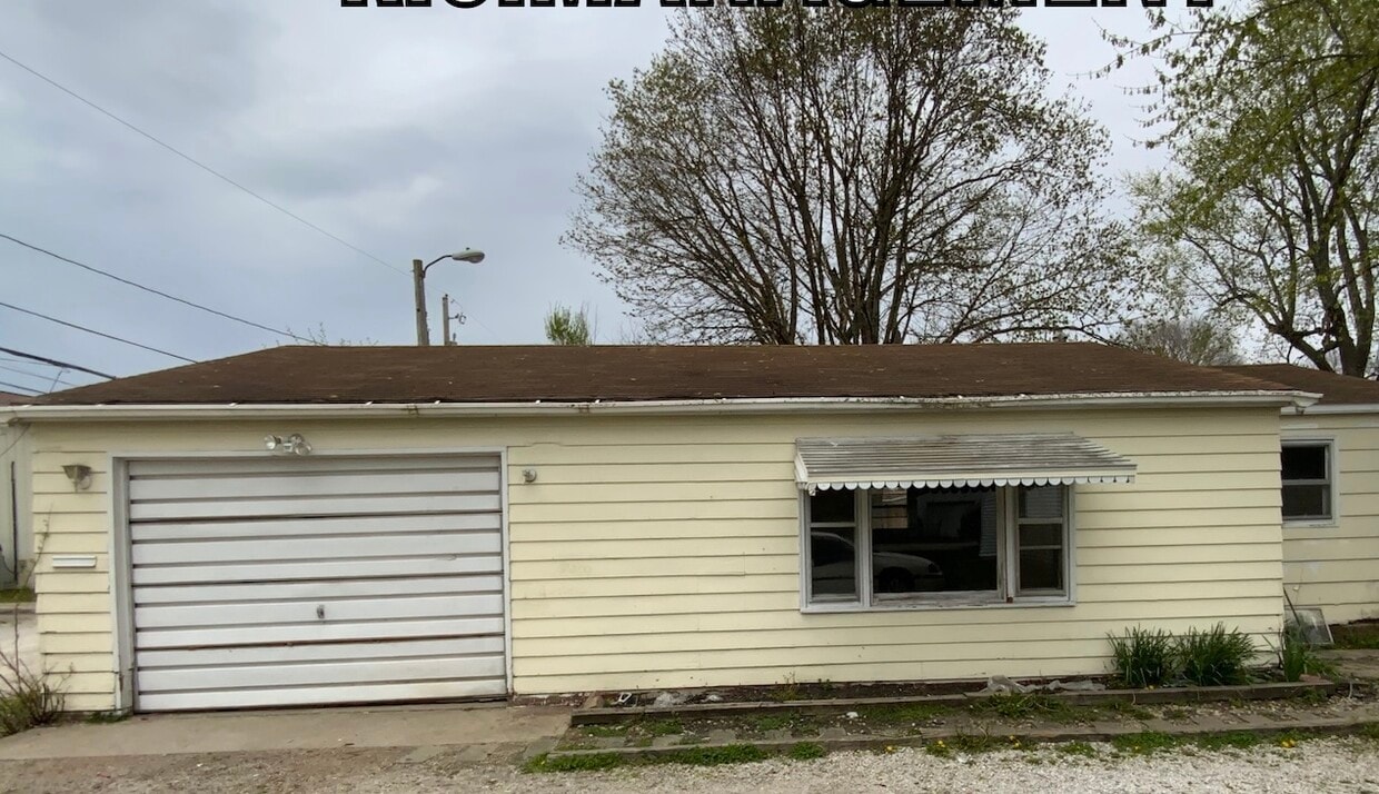 Primary Photo - 204 N California Ave