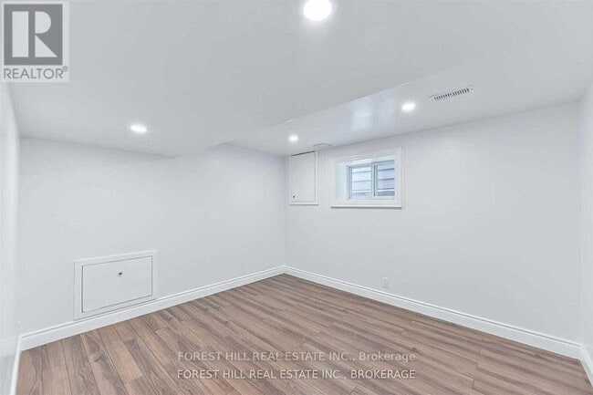 Building Photo - 518 Silverthorn Ave