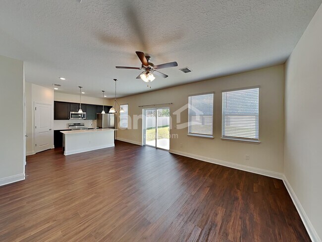 Foto del edificio - 6162 Little Blf Cir