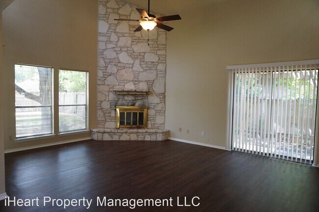 Foto del edificio - 3 br, 2.5 bath House - 14914 Oak Summit