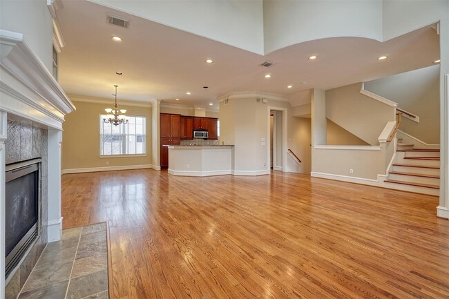 Building Photo - 906 Fowler St