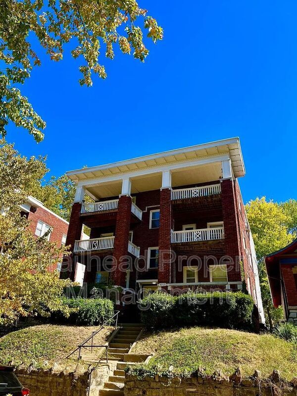 Building Photo - 4013 Charlotte St