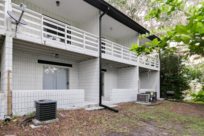 Building Photo - 4251 SW 21st Pl