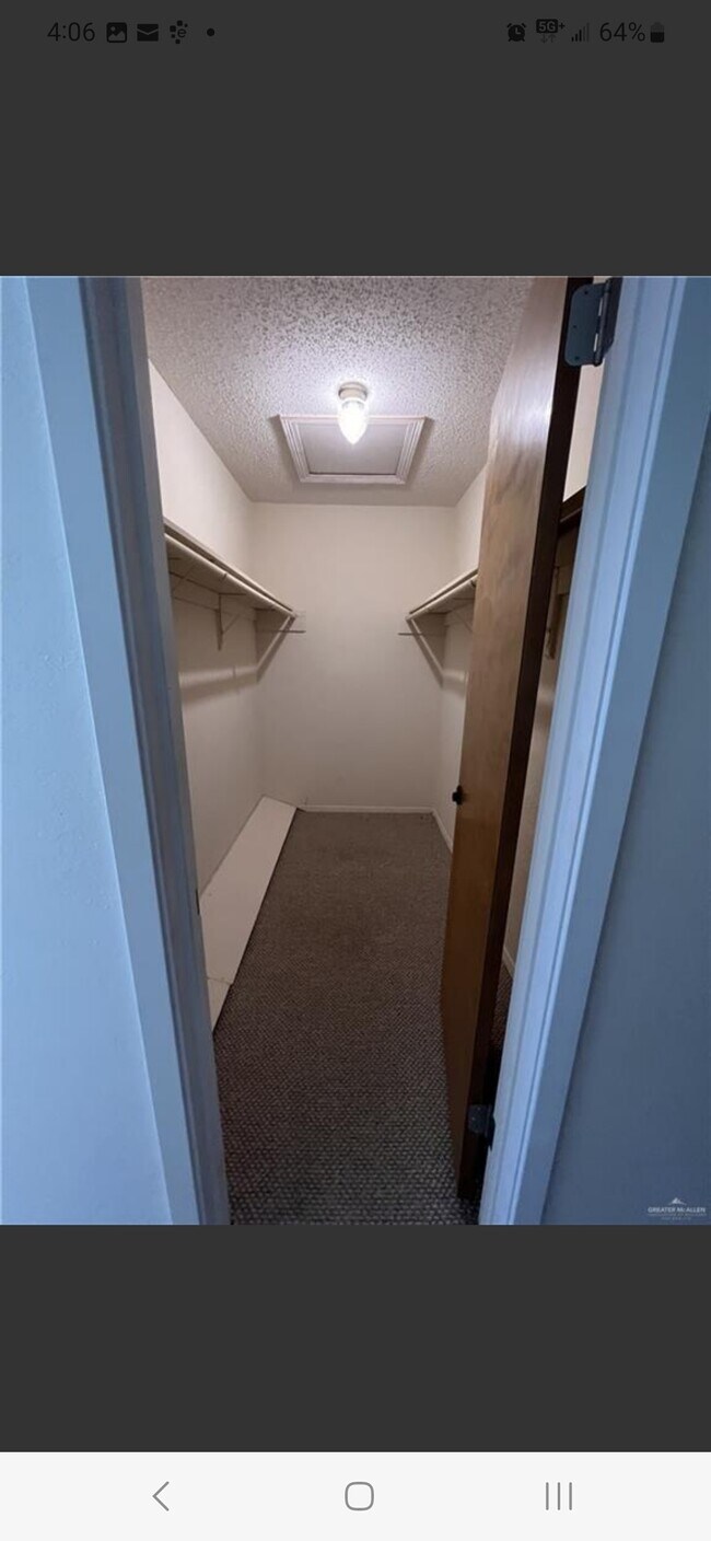 Building Photo - 3510 Country Club Dr