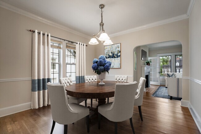 Foto del edificio - 2918 N Hills Dr NE