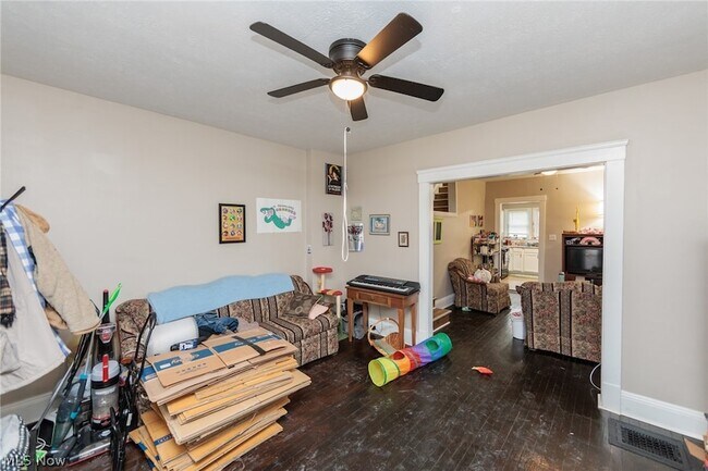 Foto del edificio - 1446 Hopkins Ave