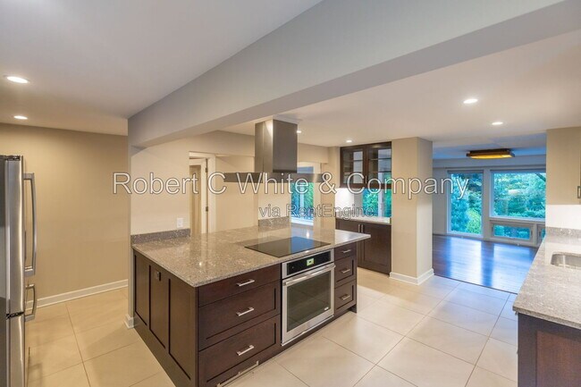 Foto del edificio - 16 Sunbrook Rd