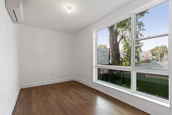 Foto del edificio - 282 E 32nd St