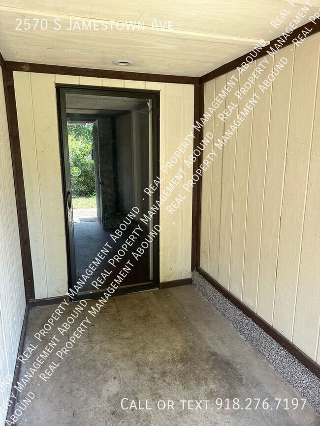 Building Photo - 2570 S Jamestown Ave