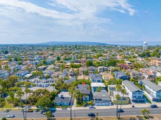 Foto del edificio - 1542 Manhattan Beach Blvd