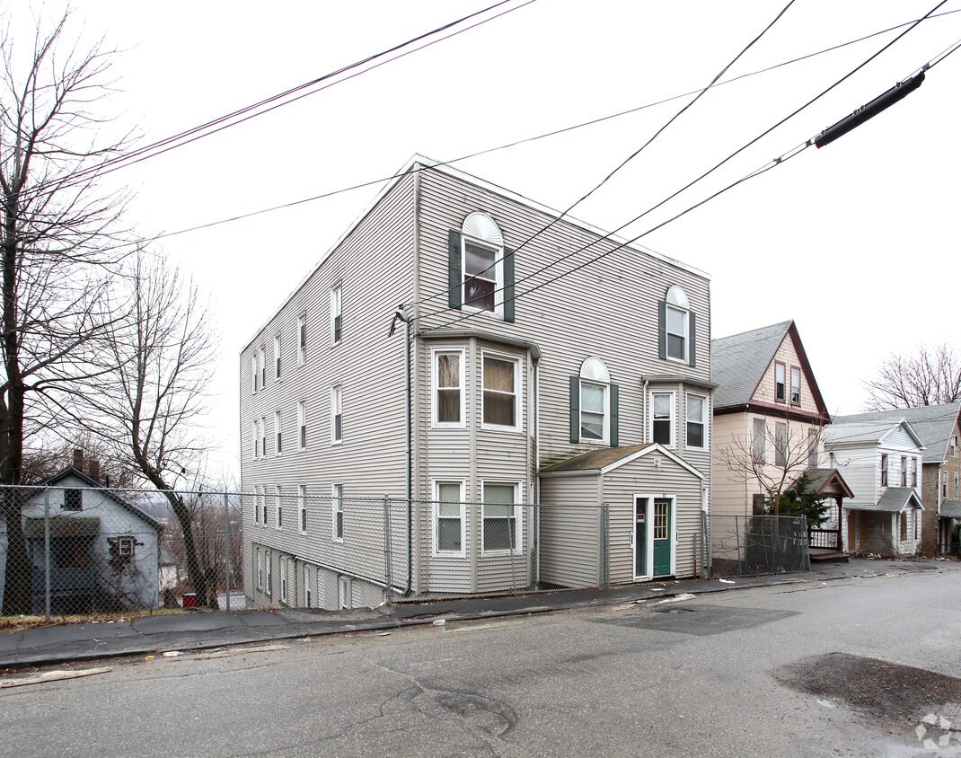 92 High St, Waterbury, CT 06704 Apartments in Waterbury, CT