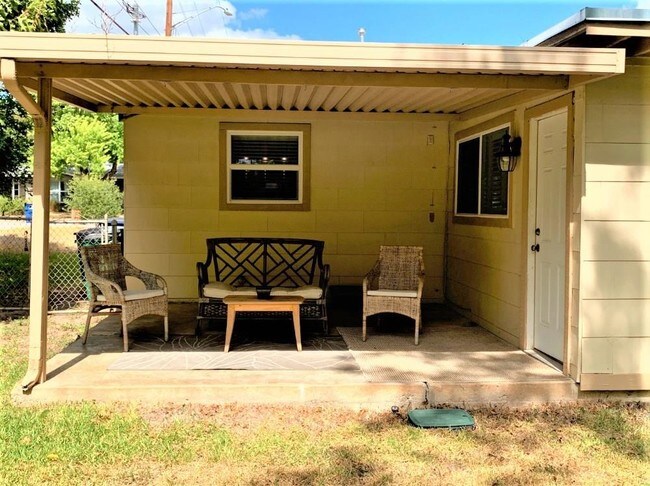 Foto del edificio - 5201 Brookdale Ln
