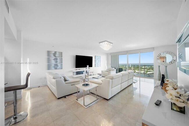 Foto del edificio - 20201 E Country Club Dr
