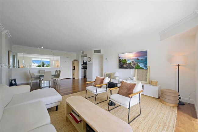Foto del edificio - 10275 Collins Ave