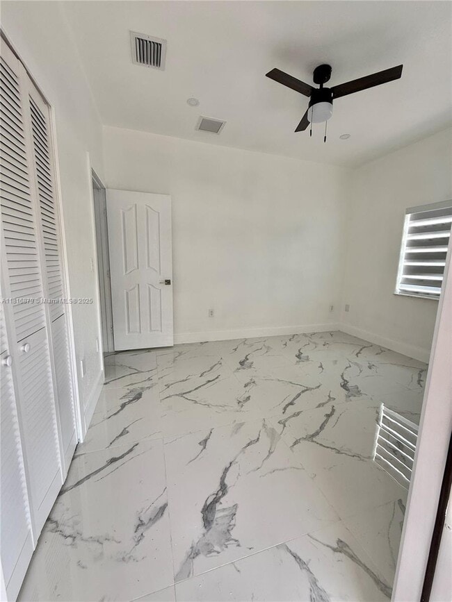 Foto del edificio - 1407 SE 6th St