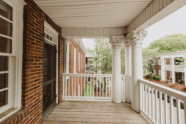 Building Photo - Virginia Court Apartments