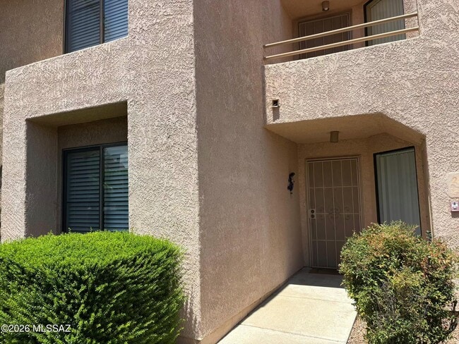 Building Photo - 5675 N Camino Esplendora