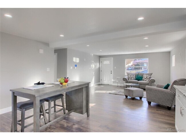 Building Photo - BEAUTIFUL 3bd/2ba Home in Denver, CO! Avai...